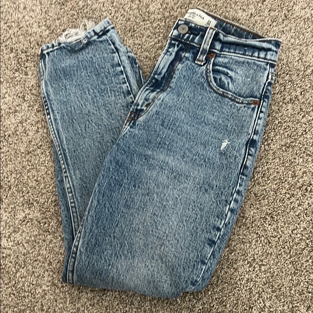 Abercrombie the mom high rise jeans